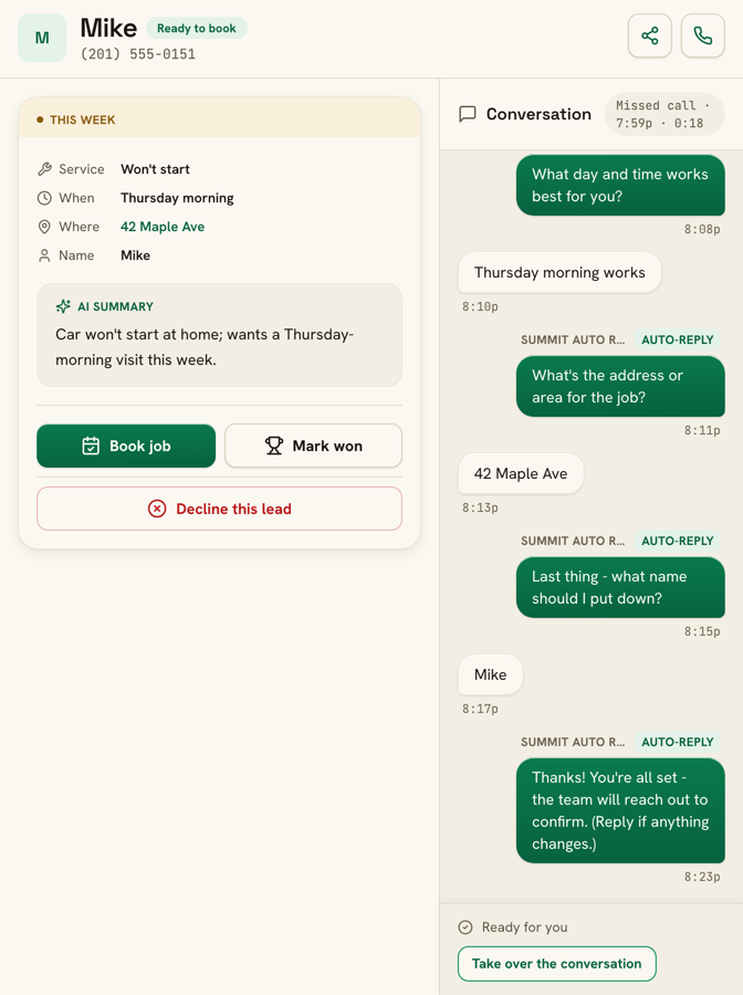 Un prospecto en el portal de BeepBack: la conversación por texto junto al trabajo, el horario, la dirección y el nombre extraídos automáticamente